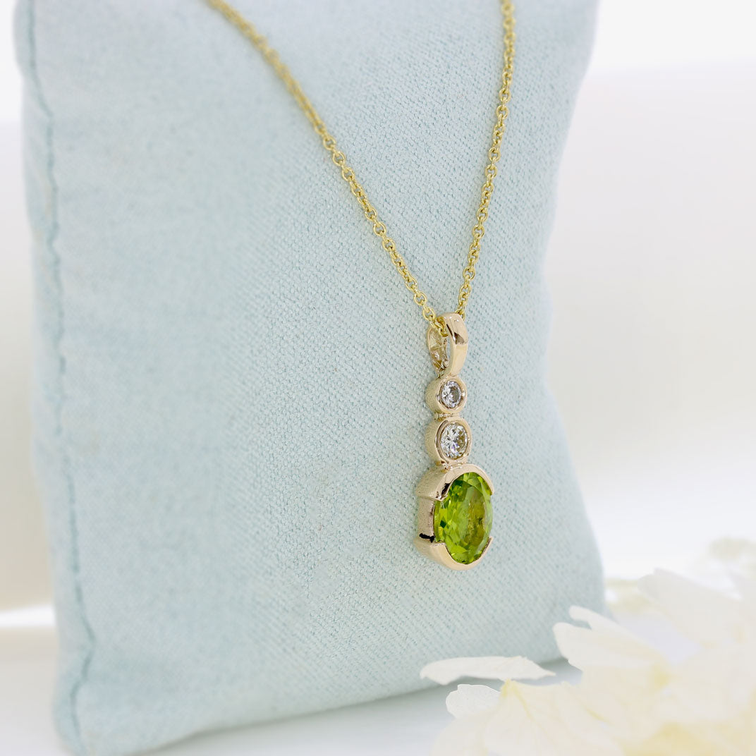 9ct Yellow Gold Peridot & Diamond Pendant on a 9ct Yellow Gold 18" Chain