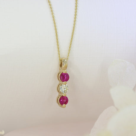 9ct Yellow Gold 3 Stone Ruby & Diamond Drop Pendant 9ct 18" Chain