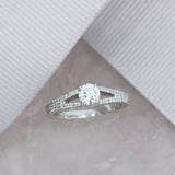 Platinum Certified Solitiare Ring With Diamond Shoulders 0.90ct