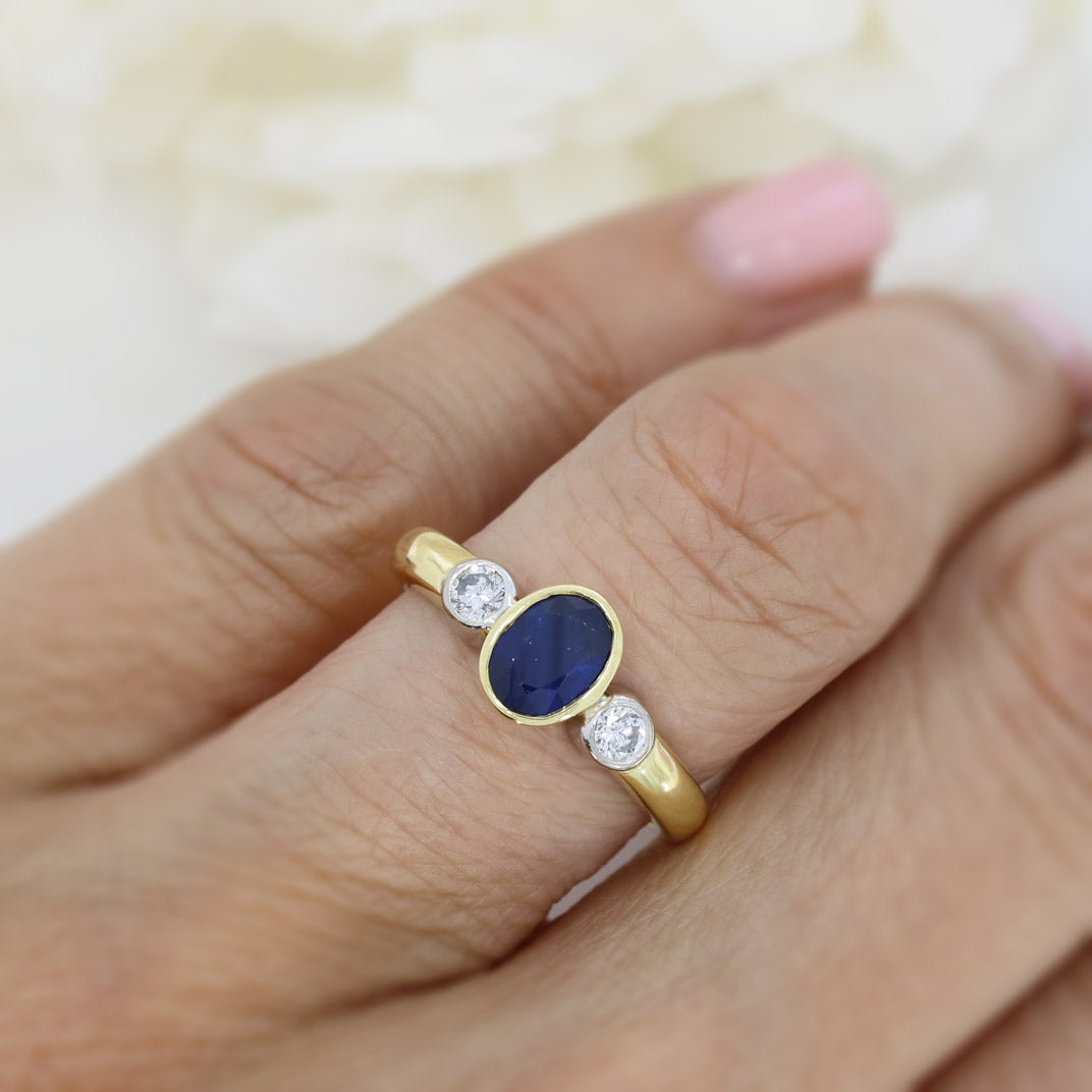 18ct Yellow 3 Stone Sapphire & Diamond Ring