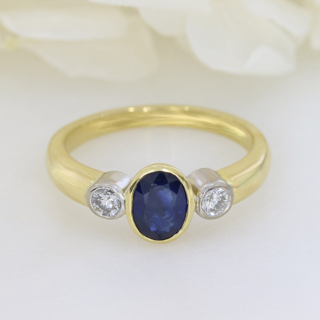18ct Yellow 3 Stone Sapphire & Diamond Ring