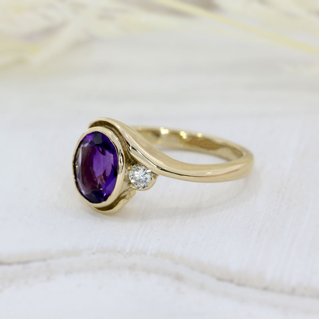 9ct Yellow Gold Oval Amethyst & Diamond Dress Ring