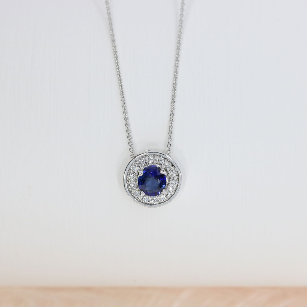 18ct White Gold Round Sapphire and Diamond Cluster Halo Pendant On a 18ct 18" Chain