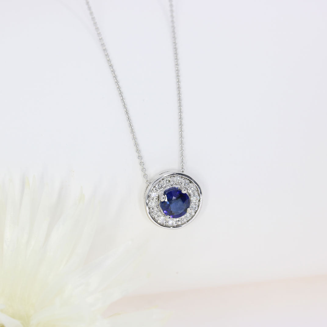 18ct White Gold Round Sapphire and Diamond Cluster Halo Pendant On a 18ct 18" Chain