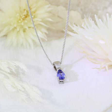 Pre Owned 18ct White Gold Tanzanite & Diamond Pendant & Chain