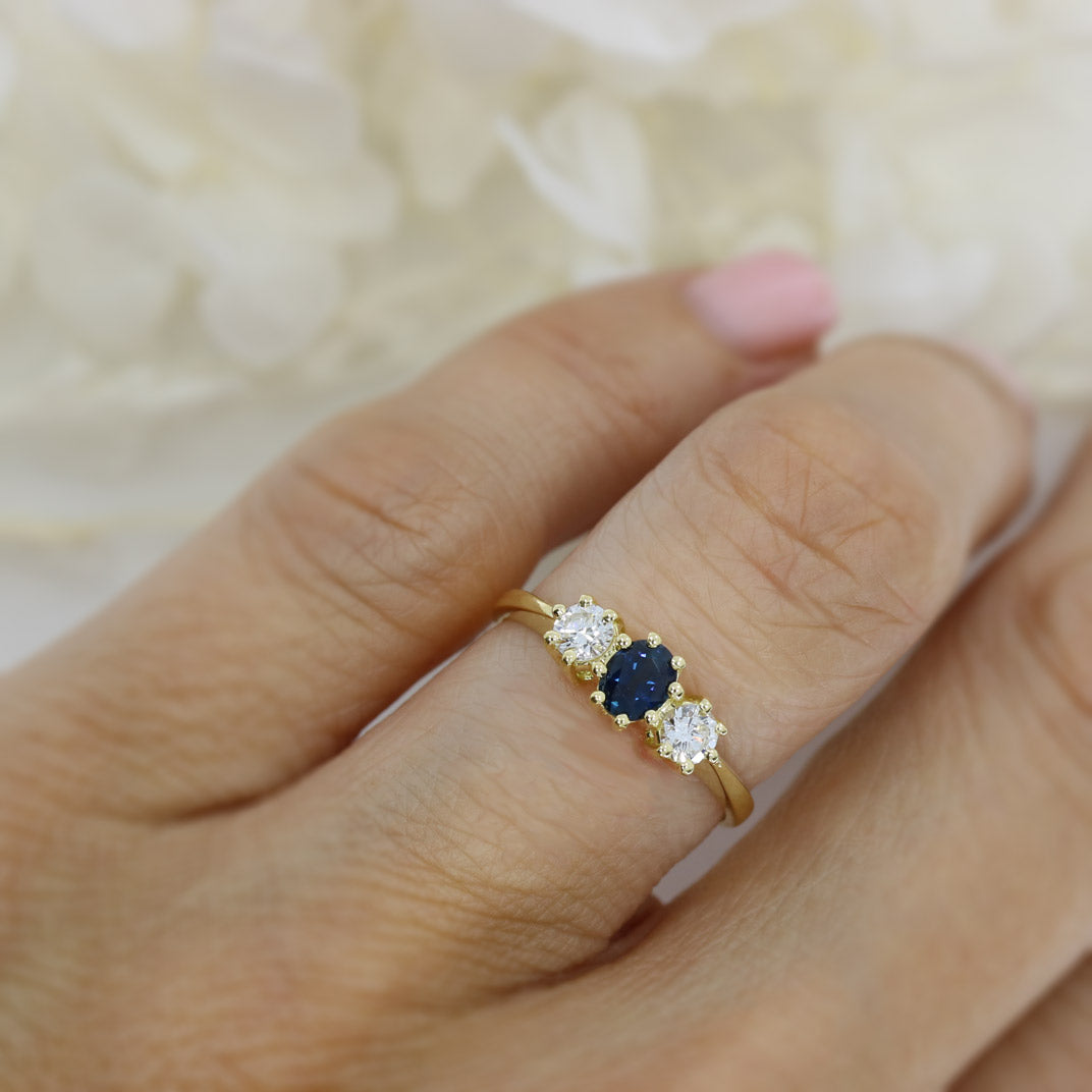 Pre Owned 18ct Yellow Gold Sapphire & Diamond 3 Stone Ring