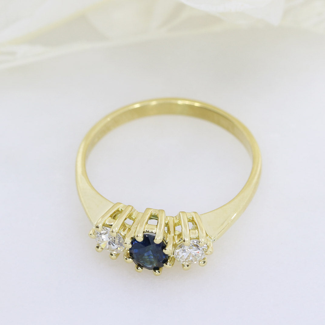 Pre Owned 18ct Yellow Gold Sapphire & Diamond 3 Stone Ring