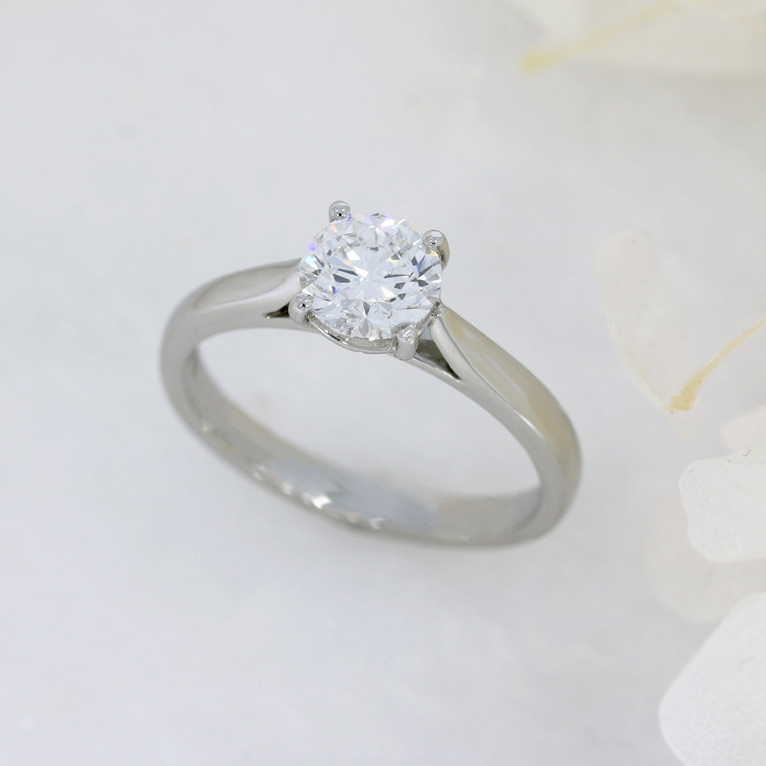 Pre Owned Platinum Round Brilliant Diamond Solitaire Ring Estimated 1.00ct SI2 F/G