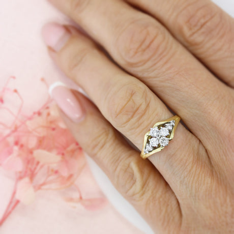 Pre Owned 18ct Yellow Gold Diamond Cluster Ring