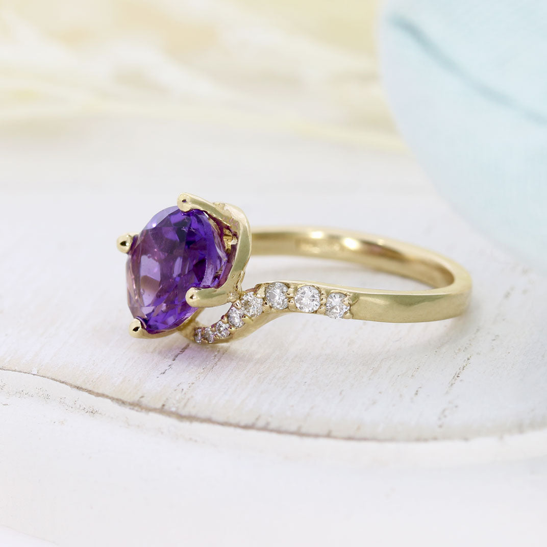 9ct Gold Oval Amethyst & Diamond Fancy Cross Over Ring