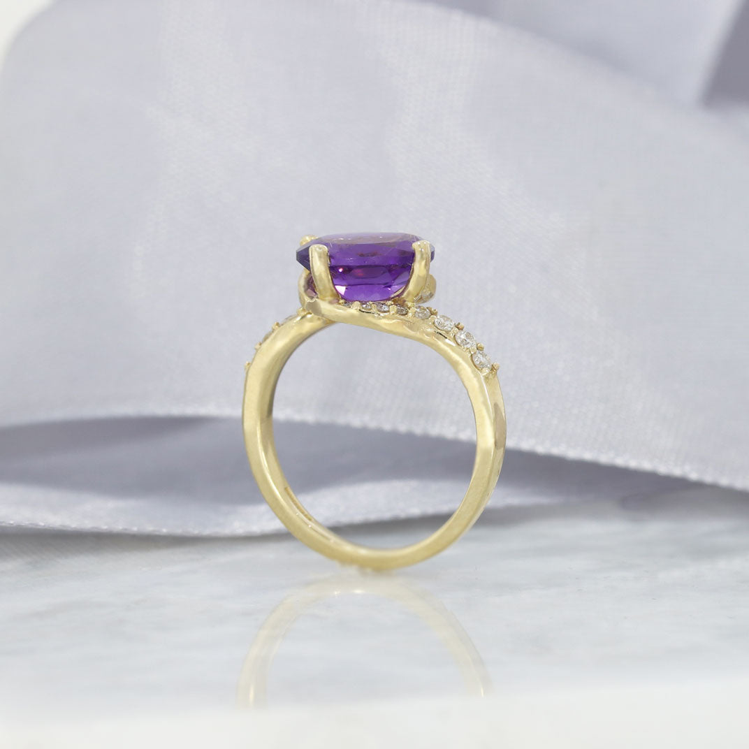 9ct Gold Oval Amethyst & Diamond Fancy Cross Over Ring