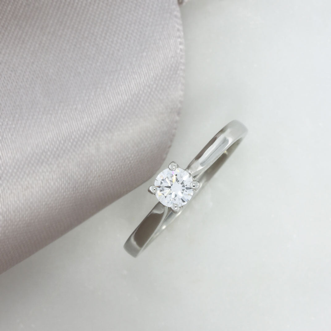 Pre Owned GIA Certified Diamond Solitaire Ring D VS1 0.30ct