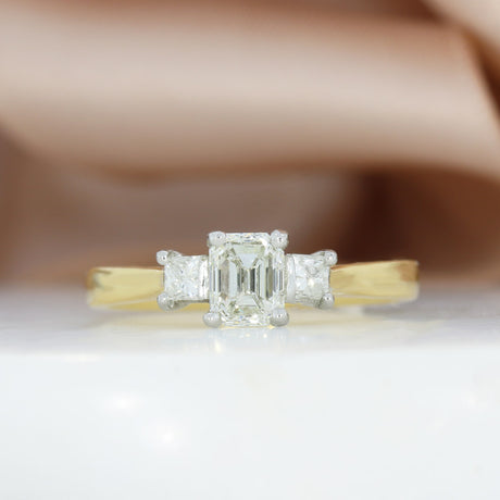Pre Owned 18ct & Platinum Certified 3 Stone Diamond Ring 0.88ct