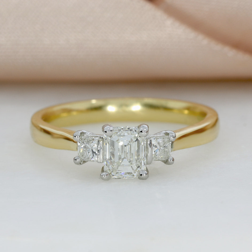 Pre Owned 18ct & Platinum Certified 3 Stone Diamond Ring 0.88ct
