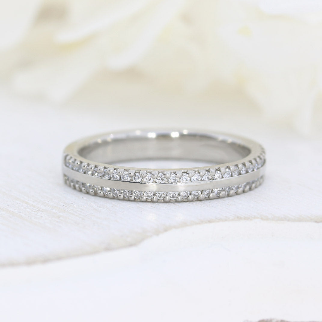 Platinum Wedding Ring with Claw Set Laboratory Grown Diamonds to Both Sides 0.28ct