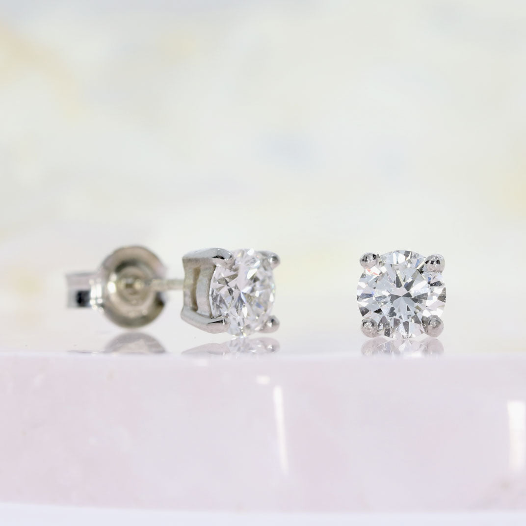 9ct White Gold 4 Claw Set Brilliant Cut Lab Grown Diamond Studs 1ct D-F VVS-VS