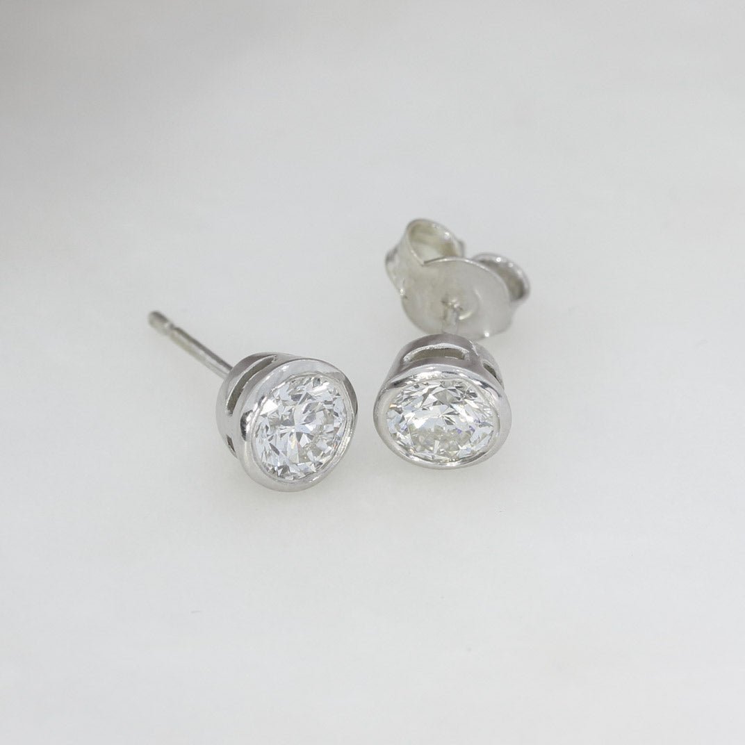 9ct White Gold Laboratory Grown Diamond Stud Earrings 1.00ct