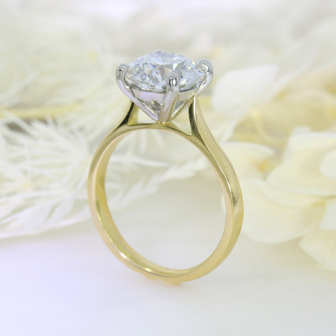 18ct Yellow Gold 4 Claw Set Round Brilliant Cut Certified Lab Grown Diamond Solitaire 3ct