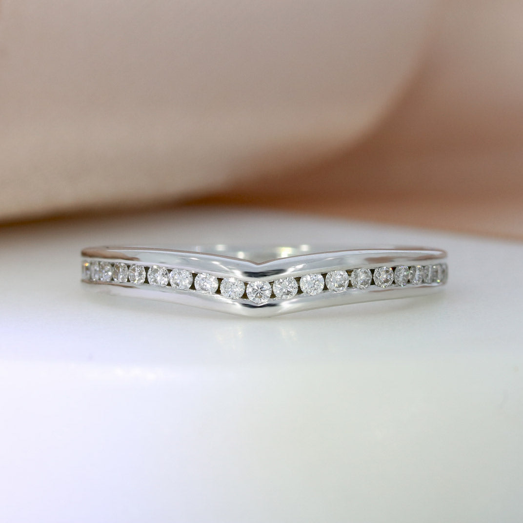 18ct White Gold Shaped Channel Set Diamond Ring 0.25ct