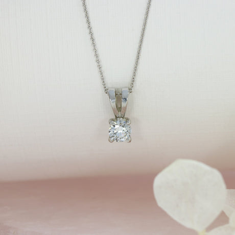 9ct White Gold Lab Grown Diamond Solitaire Stone Pendant 0.25ct on a 9ct 17Inch Chain
