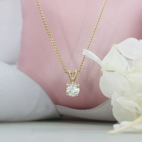 9ct Yellow Gold 4 Claw Certified Round Lab Diamond Pendant 0.72ct 18" Chain