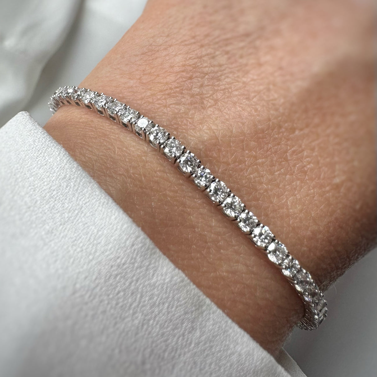 9ct White Gold Lab Grown Diamond Claw Set Line Bracelet 4.34ct
