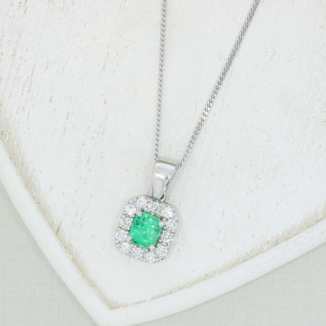 9ct Gold Square Columbian Emerald & Lab Grown Diamond Cluster Pendant & Chain