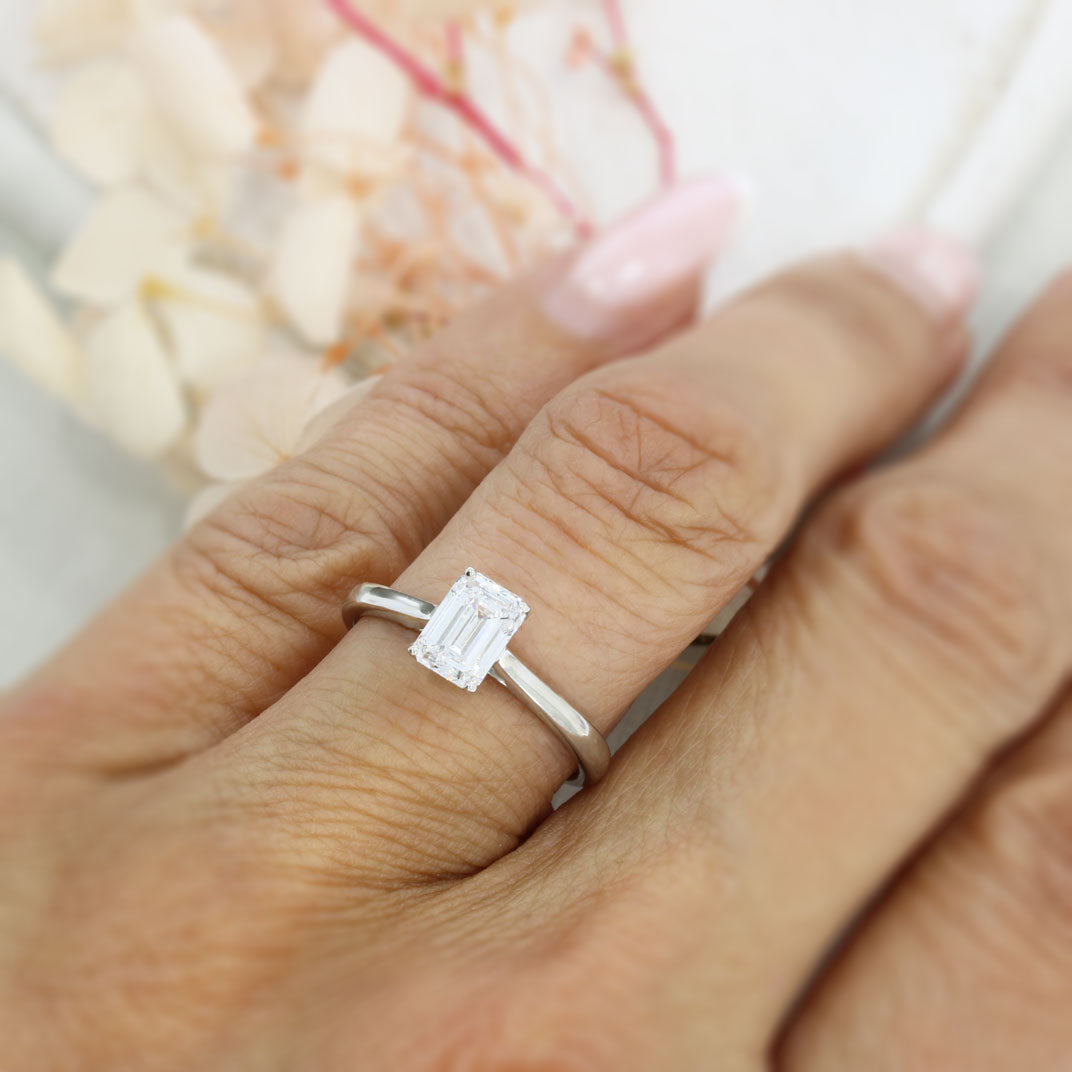9ct Gold Claw Set Emerald Cut Lab Grown Diamond Solitaire Ring 1.00ct