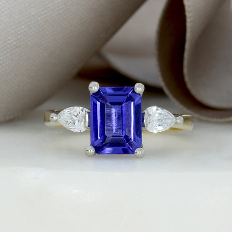 9ct Gold & Platinum Tanzanite & Pear Shaped Lab Diamond Shoulders