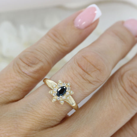 Pre Owned 9ct Yellow Gold Oval Sapphire & Diamond Cluster Ring