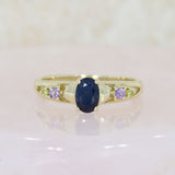 Pre Owned 9ct Yellow Gold Oval Sapphire Ring with Amethyst & Peridot Shoulders
