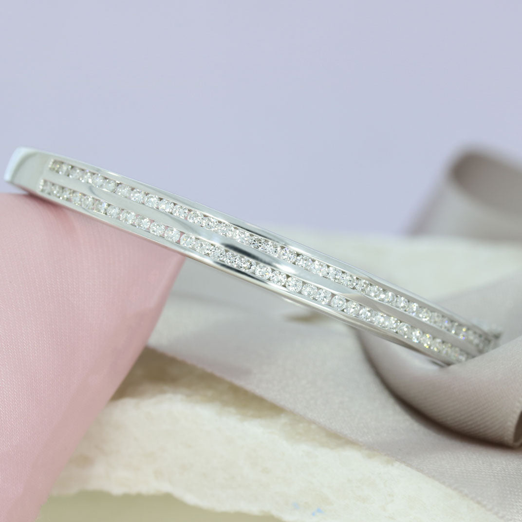 Pre Owned 18ct White Gold Hinged Double Row Diamond Bangle Approx 1.50ct