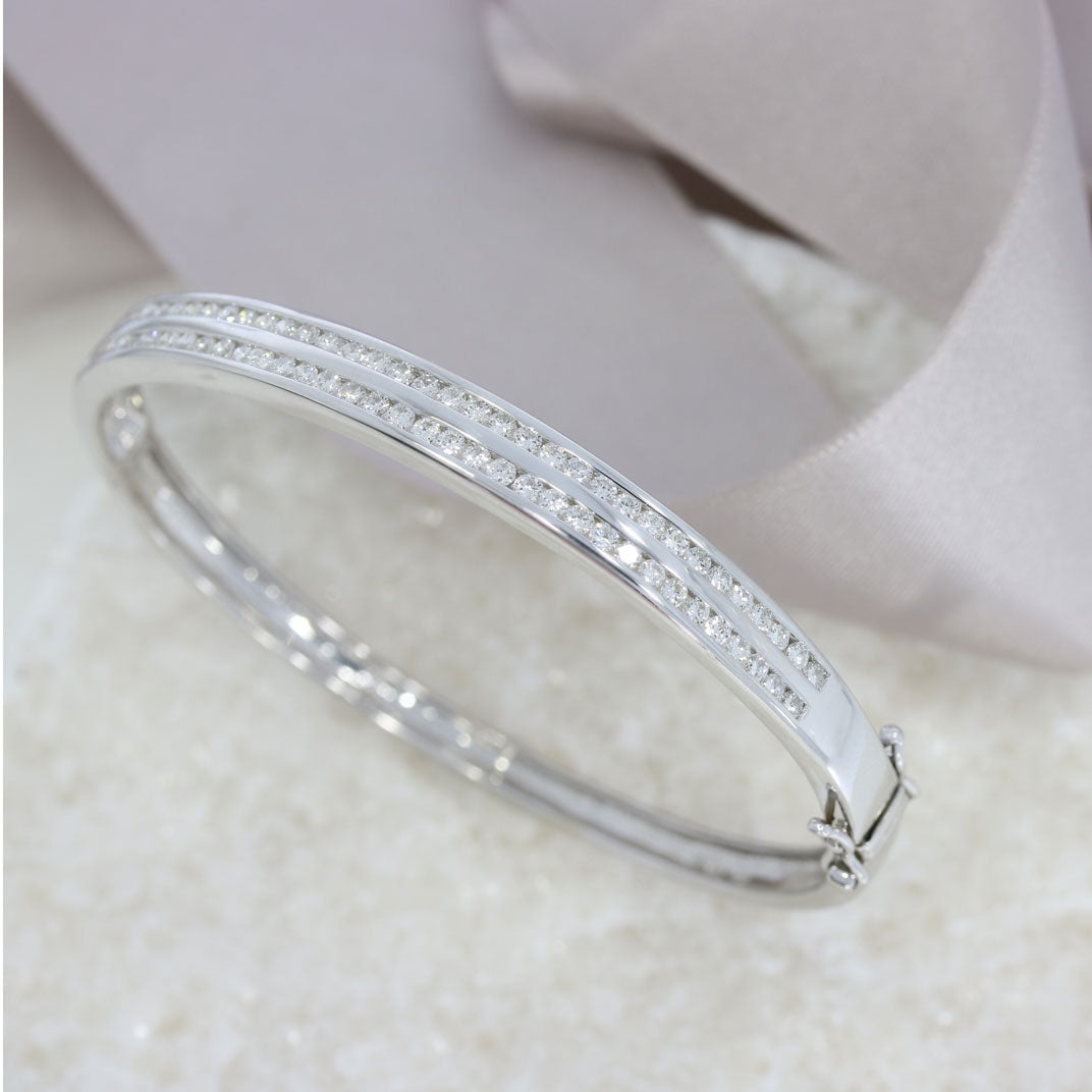 Pre Owned 18ct White Gold Hinged Double Row Diamond Bangle Approx 1.50ct