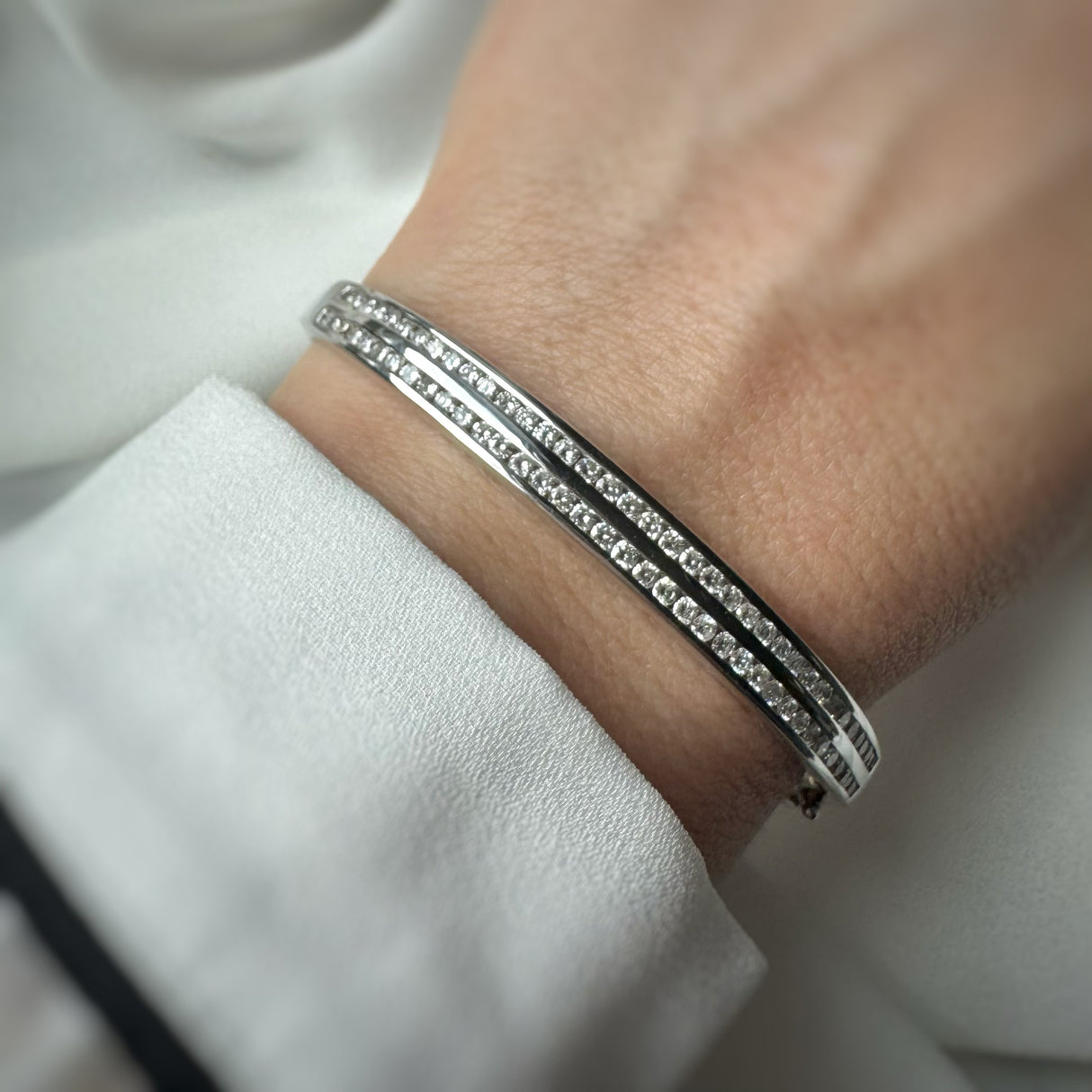 Pre Owned 18ct White Gold Hinged Double Row Diamond Bangle Approx 1.50ct