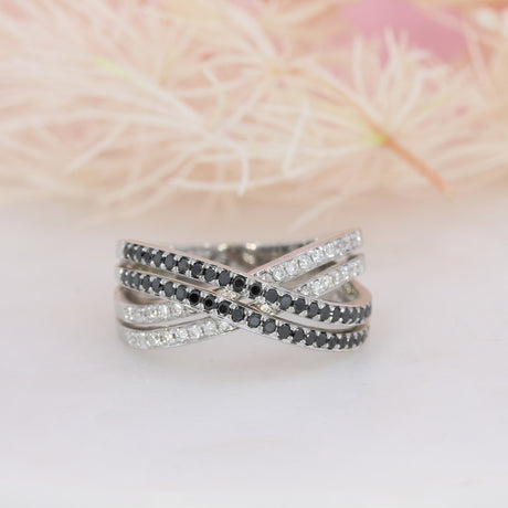 Pre Owned 18ct White Gold Ring with Black & White Diamonds.