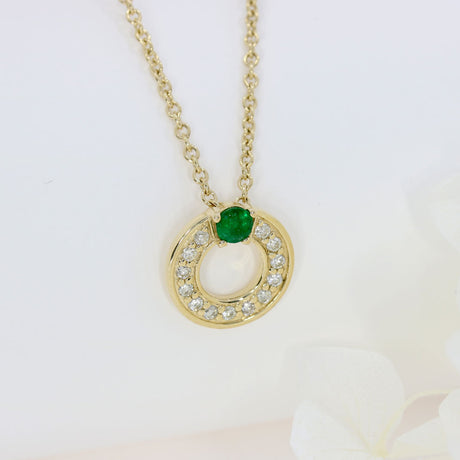 Pre-Owned 9ct Yellow Gold Pave Set Diamond & Emerald Circle Pendant & 20"Chain