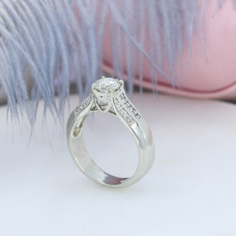 Pre Owned Platinum Diamond Solitaire Ring with Fancy Diamond Shoulders
