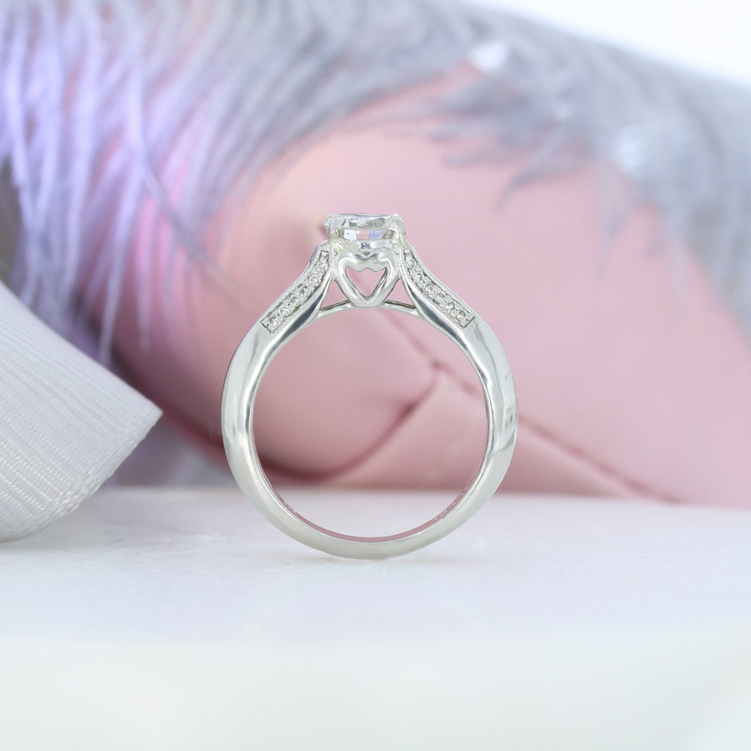 Pre Owned Platinum Diamond Solitaire Ring with Fancy Diamond Shoulders