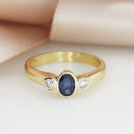 Pre Owned 18ct gold Rubover Set Sapphire & Diamond 3 Stone Ring