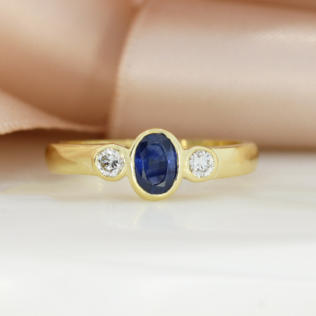 Pre Owned 18ct gold Rubover Set Sapphire & Diamond 3 Stone Ring