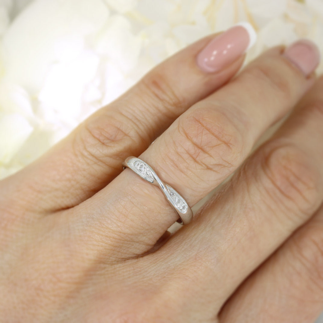 Pre Owned 18ct White Gold Pave Set Diamond Twist Wedding Ring