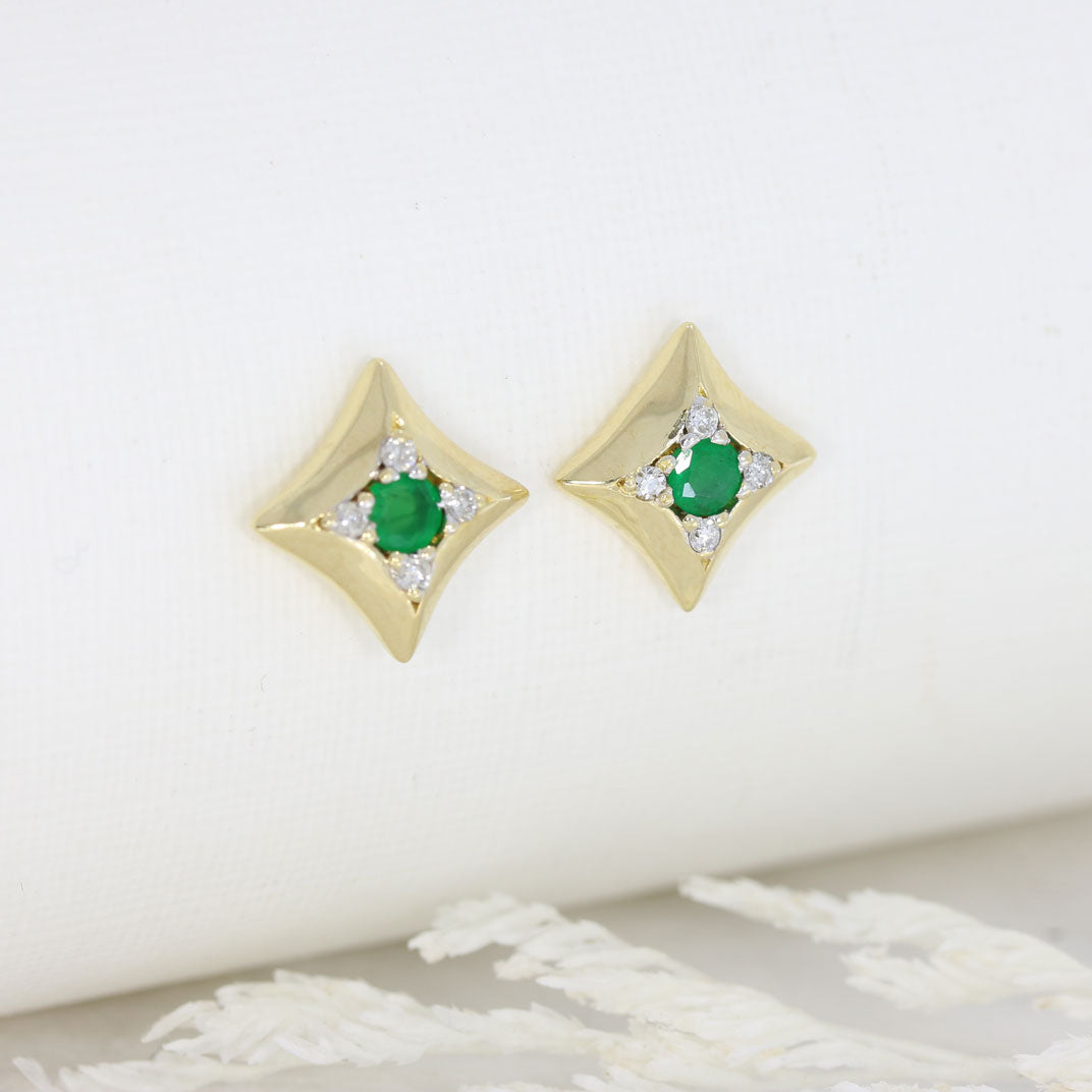 Pre-Owned 18ct Yellow Gold Square Stud Earrings Set with Emerald & Diamonds
