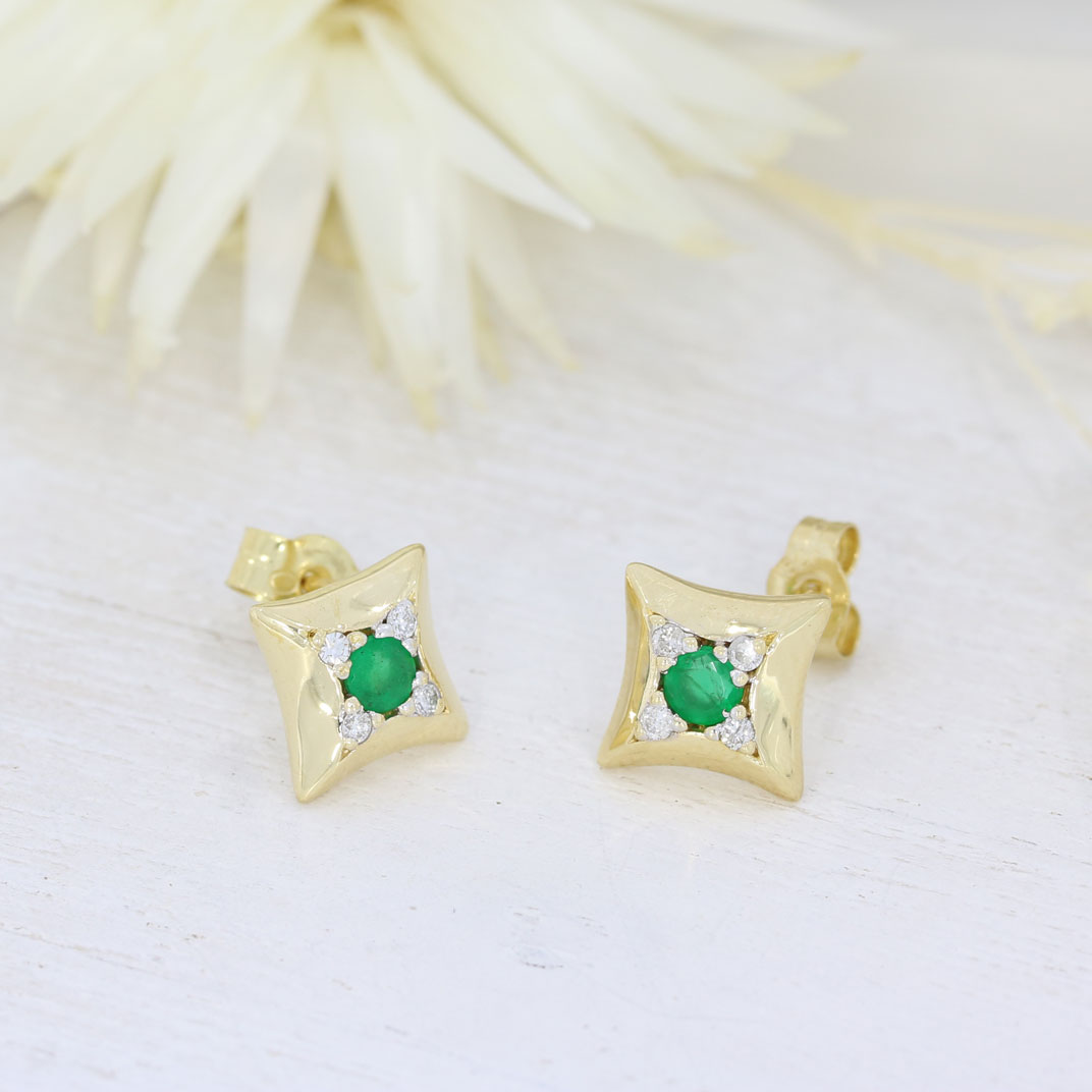 Pre-Owned 18ct Yellow Gold Square Stud Earrings Set with Emerald & Diamonds