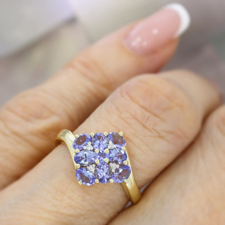 Pre Owned 9ct Yellow Gold Tanzanite Cluster Ring