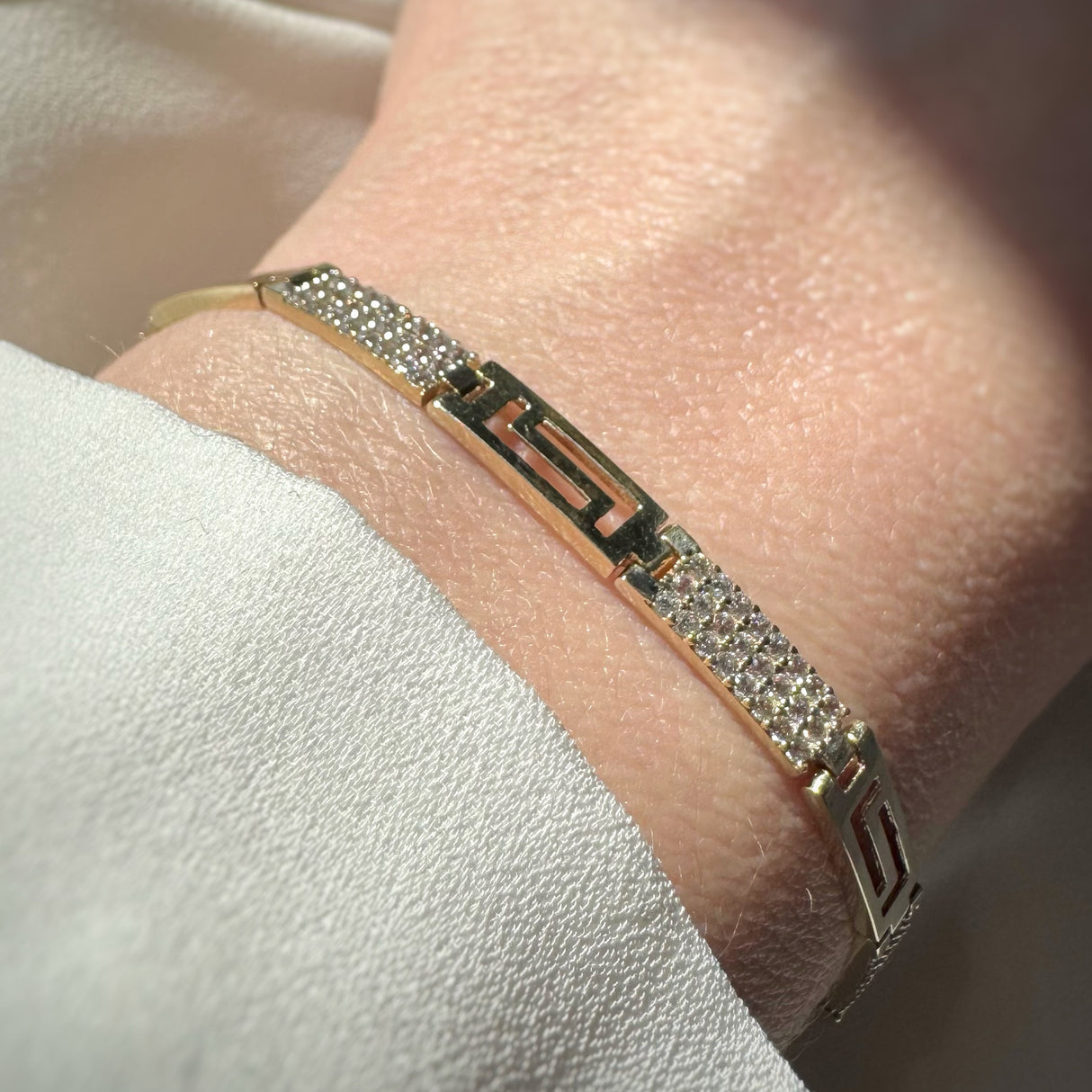 Pre Owned 9ct Yellow Gold Greek Key CZ Bracelet