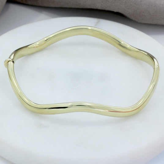 Pre Owned 9ct Yellow Gold Hollow Wavy Hinged Bangle