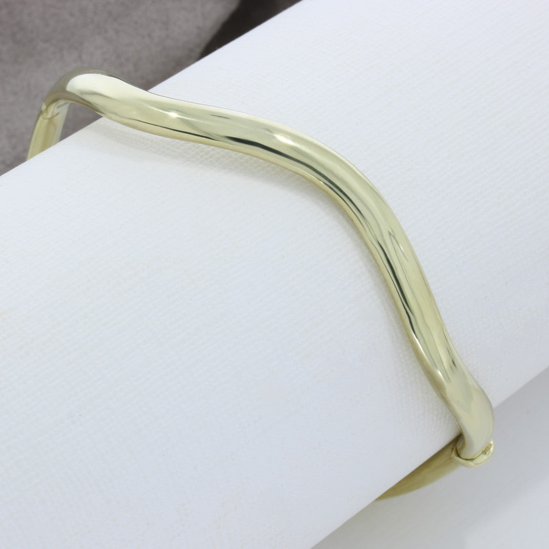 Pre Owned 9ct Yellow Gold Hollow Wavy Hinged Bangle