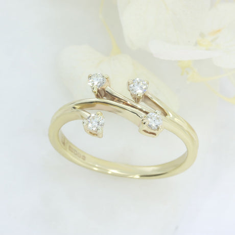 Pre Owned 9ct Yellow Gold 4 Prong Diamond Scatter Ring 0.20ct