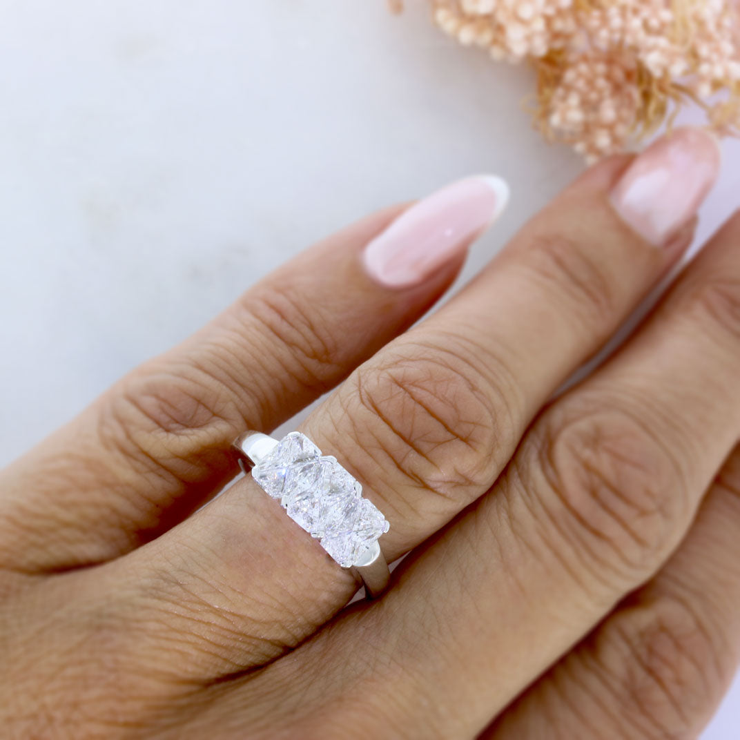 Pre Owned 14ct White Gold Illusion Set Diamond Dress Ring Approx 1.00ct