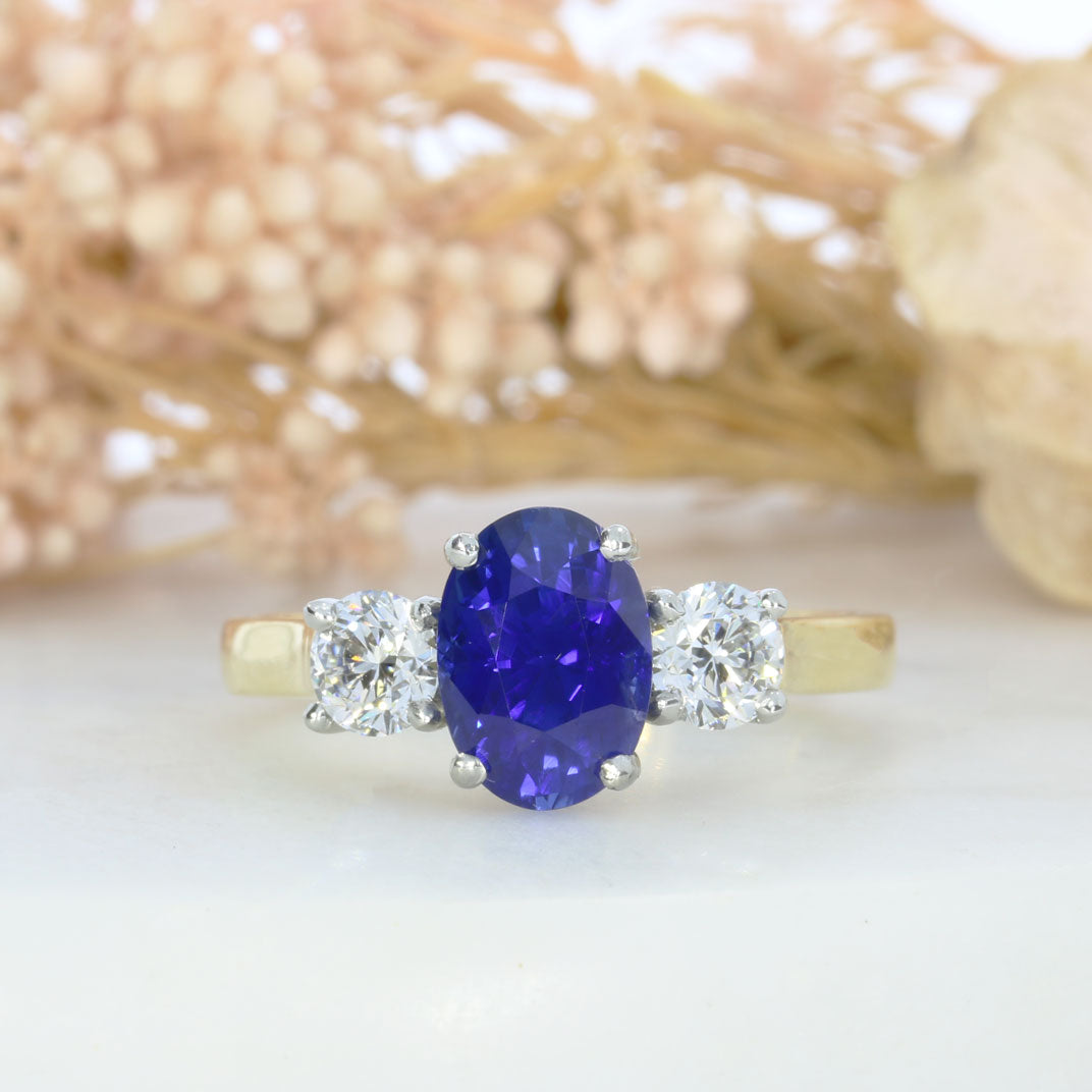 18ct Yellow Gold Sapphire & Certified Diamond 3 Stone Ring Diamond Weight 0.60ct